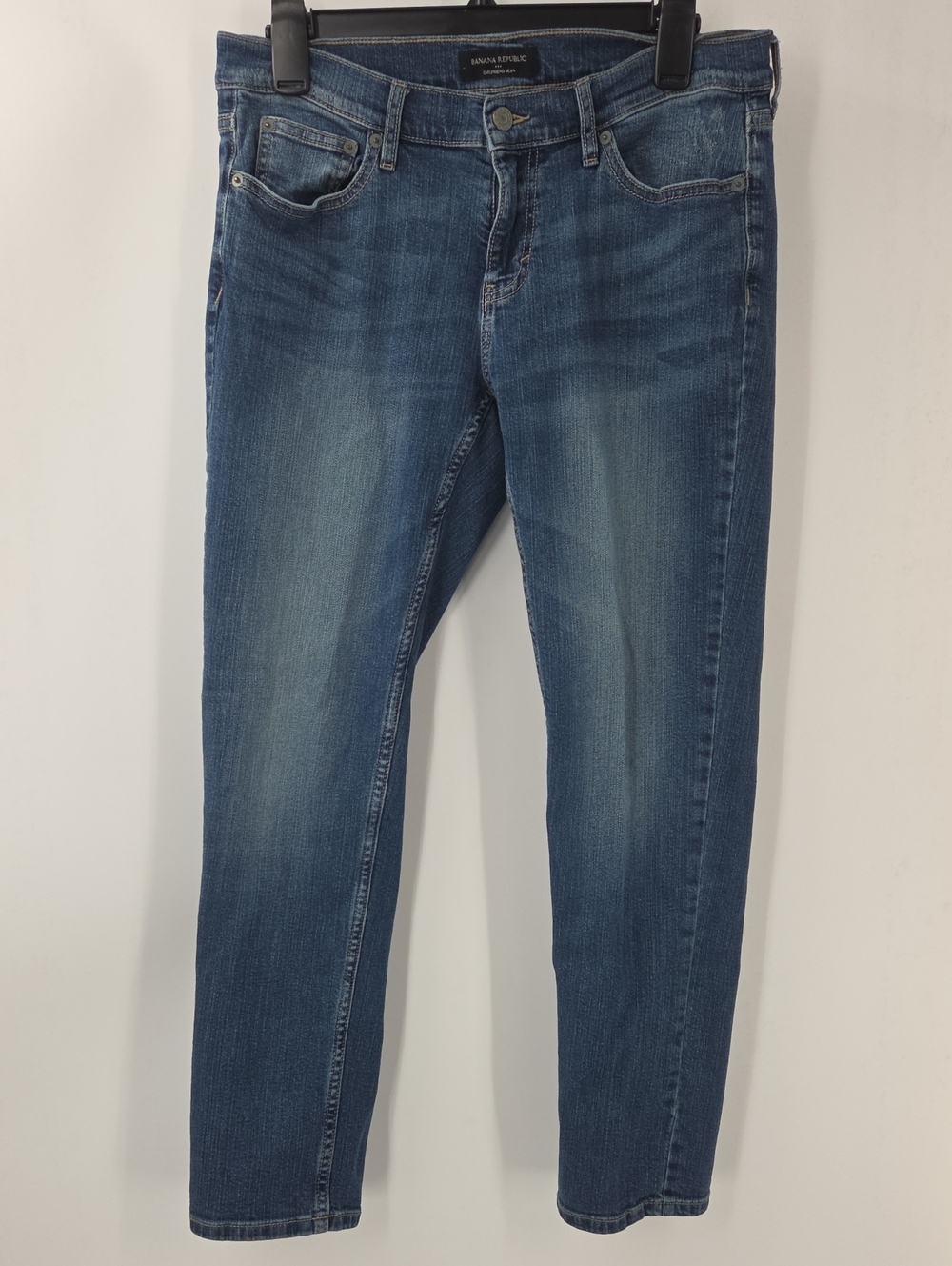 Banana Republic Girlfriend Jeans in Medium Blue Wash Size 28/6
